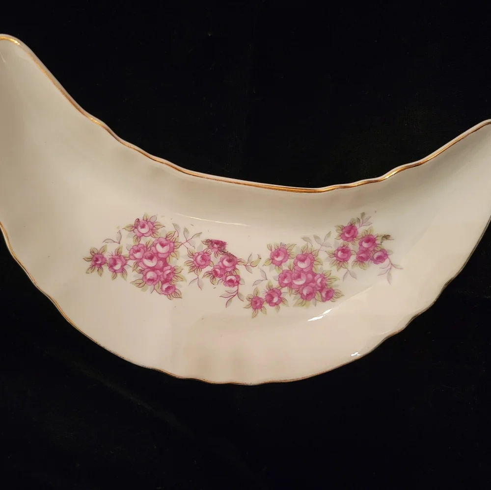 Vintage Japan china bone dish, crescent shape side plate. - Picture 1 of 5